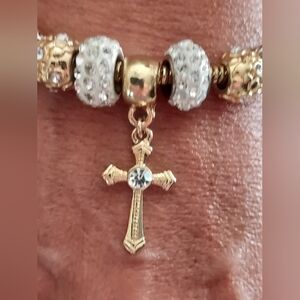 Goldtone/Silvertone Snake Chain Cross Charm w/Rhinestone Bracelet 8in.